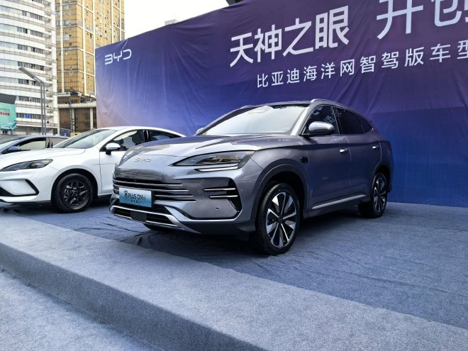 体验天神之眼C 试驾宋PLUS DM-i智驾版