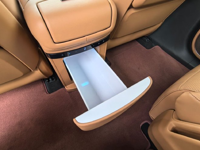 家庭智能新豪华SUV 昊铂HL预售27.98-32.98万元