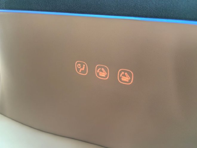 家庭智能新豪华SUV 昊铂HL预售27.98-32.98万元