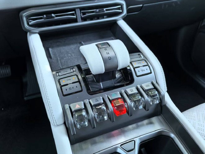 方程豹钛3开启预售 预售价13.98-20.38万元