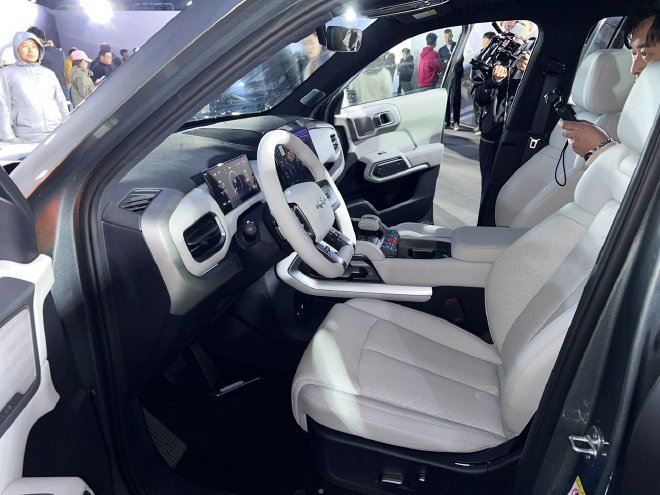 方程豹钛3开启预售 预售价13.98-20.38万元