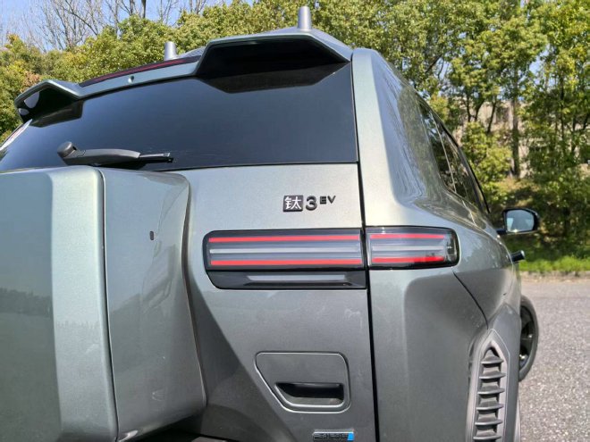 方程豹钛3开启预售 预售价13.98-20.38万元