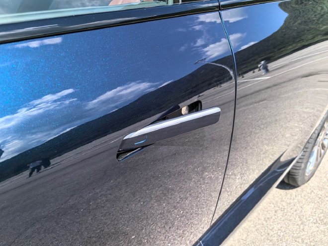 纯电续航350km 试驾广汽昊铂HL增程版车型