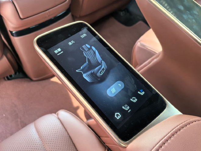 纯电续航350km 试驾广汽昊铂HL增程版车型