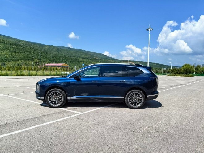 纯电续航350km 试驾广汽昊铂HL增程版车型