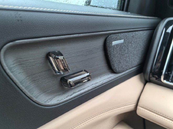 舒服安静跑得远 抢先试驾捷途山海L7 PLUS