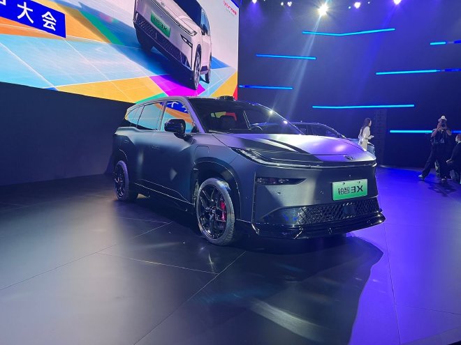 铂智3X推自燃+泊车的车厂保障 将升级R6飞轮大模型