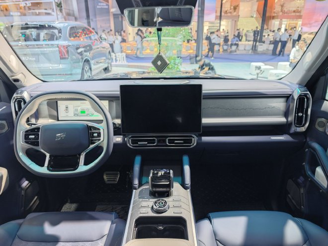 2025成都车展：捷途山海L7 PLUS领衔亮相