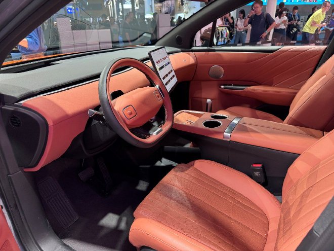 2025成都车展：长安启源E07焕新上市