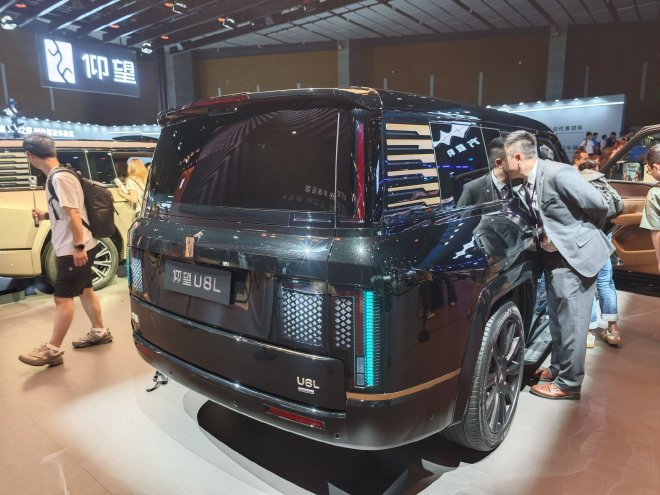 2025成都车展：比亚迪携全家族车型亮相