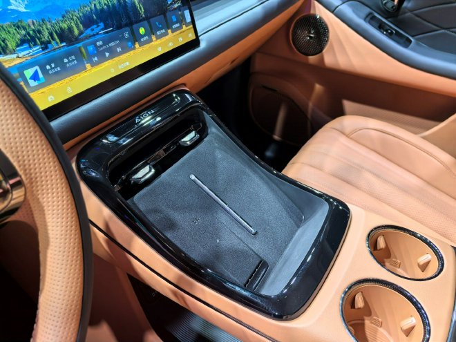 2025成都车展：埃安霸王龙家庭版正式交付