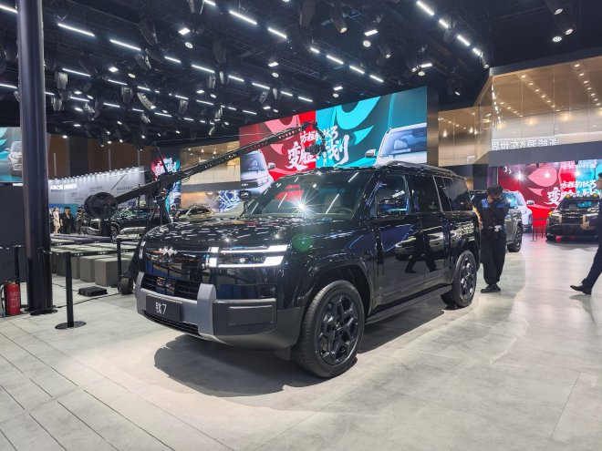 2025成都车展：比亚迪携全家族车型亮相