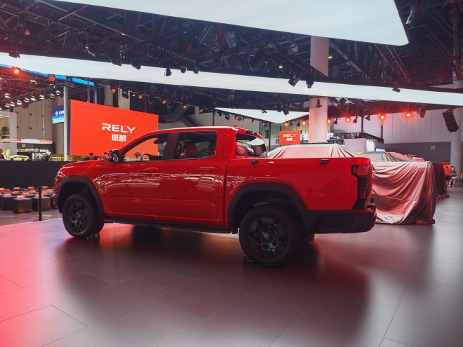 2025成都车展：RELY威麟R08预售8.88万起