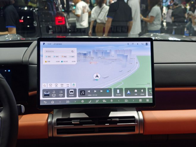 2025成都车展：比亚迪携全家族车型亮相