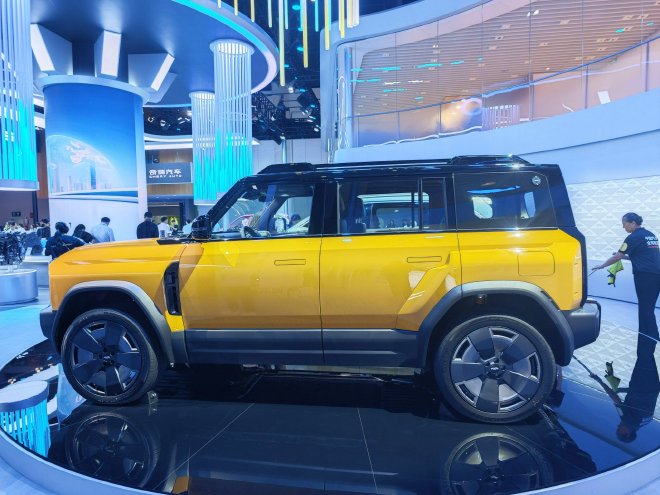 2025成都车展：奇瑞风云X3L预售12.99万起