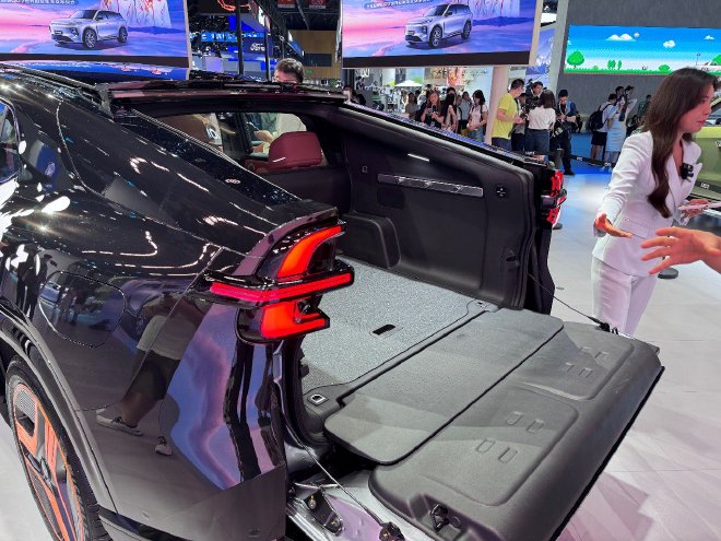 2025成都车展：长安启源E07焕新上市