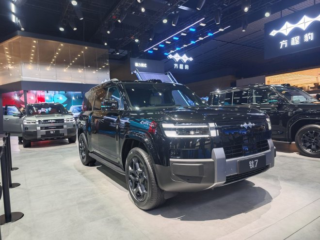 2025成都车展：比亚迪携全家族车型亮相