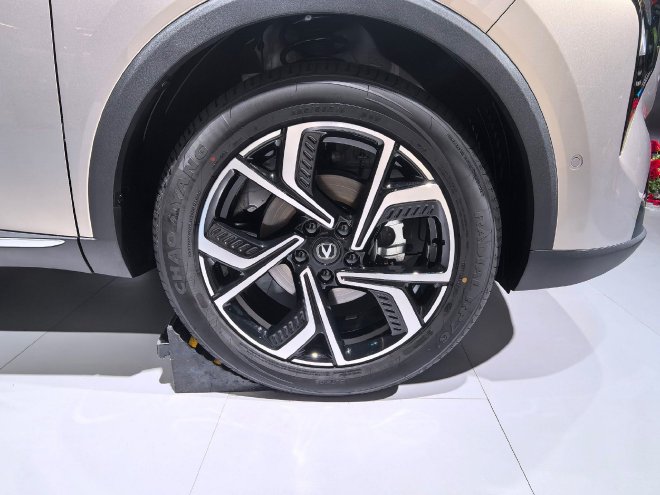 2025成都车展：长安CS55PLUS等车型亮相车展