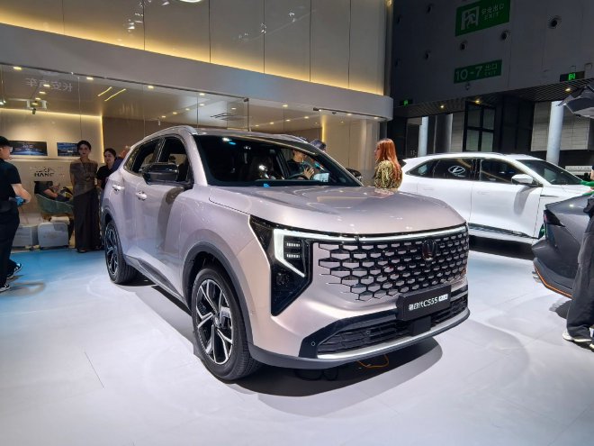 2025成都车展：长安CS55PLUS等车型亮相车展