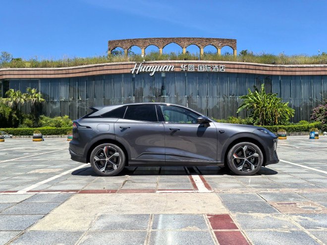 底盘驾控再升级 试驾全新深蓝S07增程版