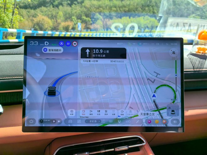 底盘驾控再升级 试驾全新深蓝S07增程版