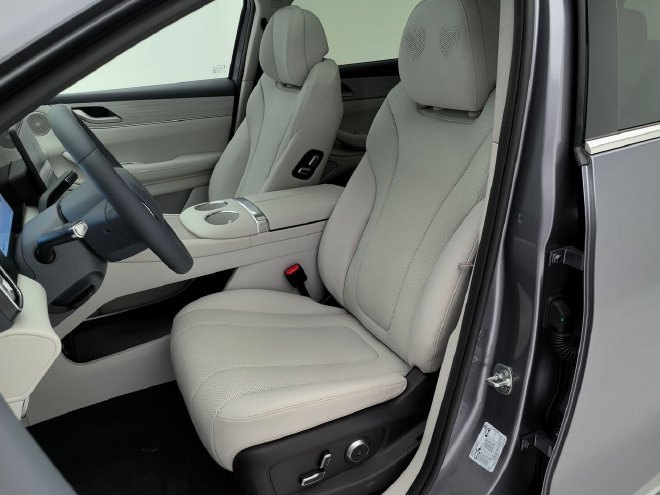 静态体验星途ET5 将会搭载猎鹰700辅助驾驶