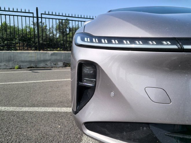 底盘调校更加紧实 试驾长安启源A07超长续航增程版