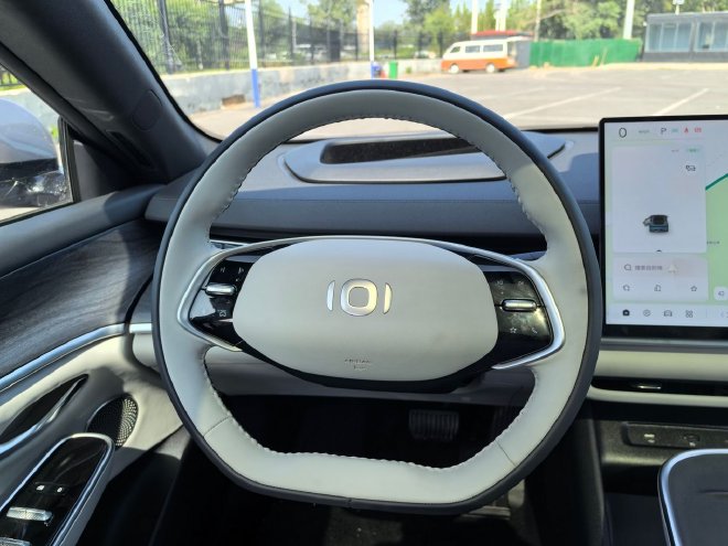 底盘调校更加紧实 试驾长安启源A07超长续航增程版