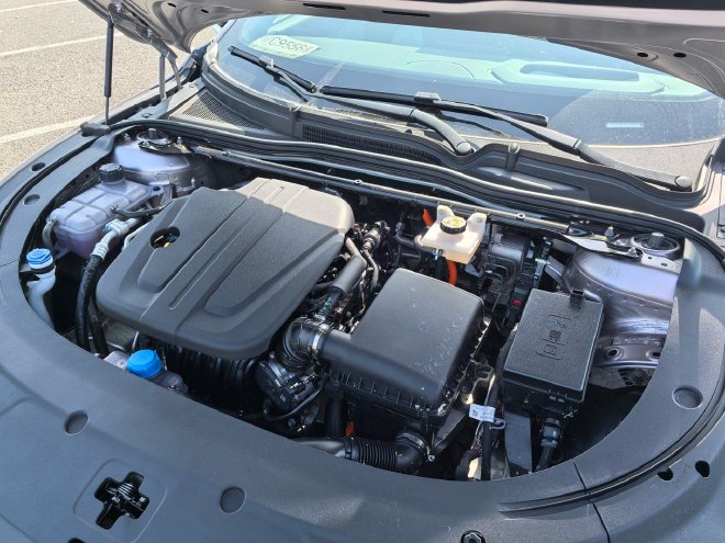 底盘调校更加紧实 试驾长安启源A07超长续航增程版