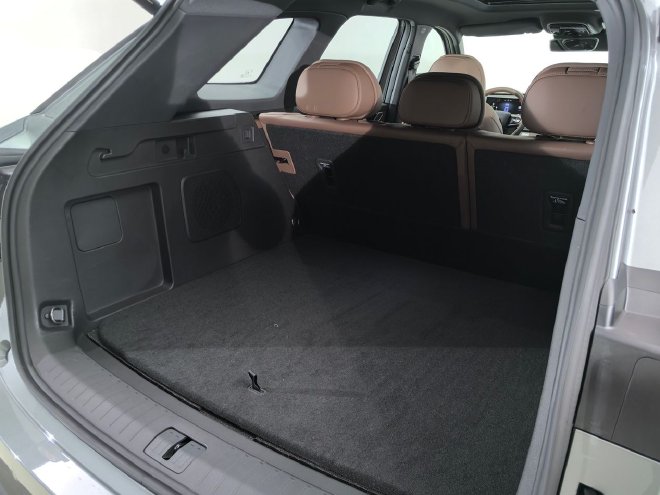 油电同智新标杆 静态实拍奇瑞瑞虎9X五座版