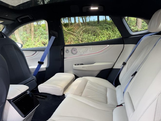 试驾焕新极氪001：不止猎装优雅/还有全面进化