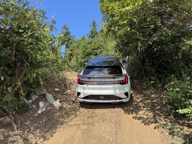 试驾焕新极氪001：不止猎装优雅/还有全面进化