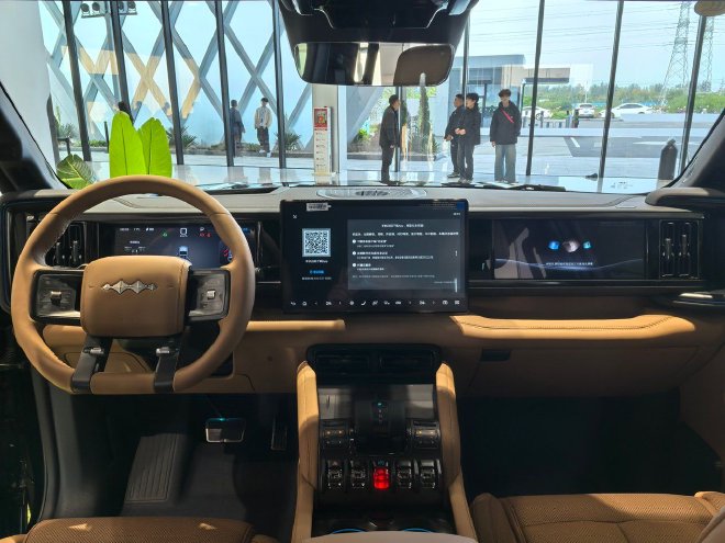 配置续航再升级 试驾豹5长续航版与豹8大五座版