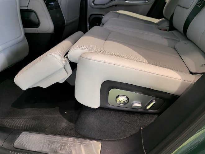 配置续航再升级 试驾豹5长续航版与豹8大五座版