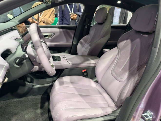 2025广州车展：深蓝L06正式亮相