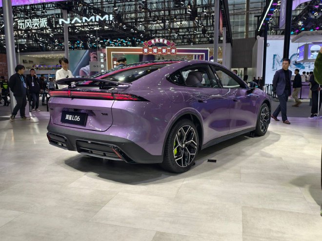 2025广州车展：深蓝L06正式亮相