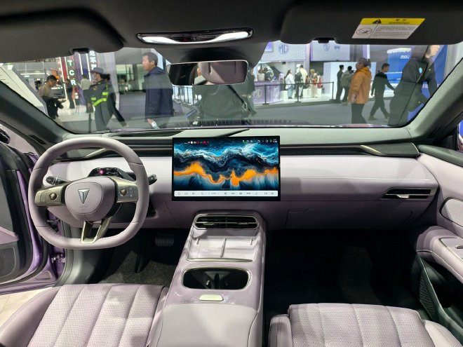 2025广州车展：深蓝L06正式亮相