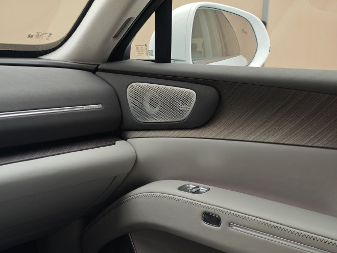 零跑汽车十周年发布会 品牌首款MPV—零跑D99首发