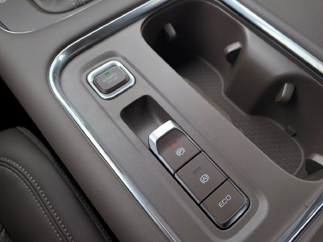 让全家出行更轻松 抢先试驾星光560燃油版