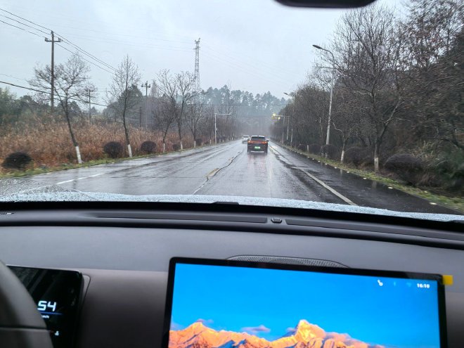 让全家出行更轻松 抢先试驾星光560燃油版