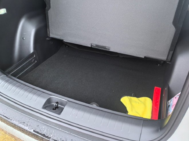 让全家出行更轻松 抢先试驾星光560燃油版