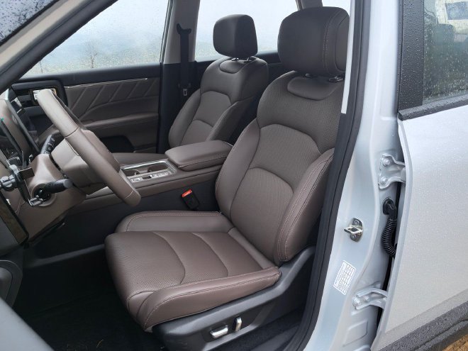 让全家出行更轻松 抢先试驾星光560燃油版