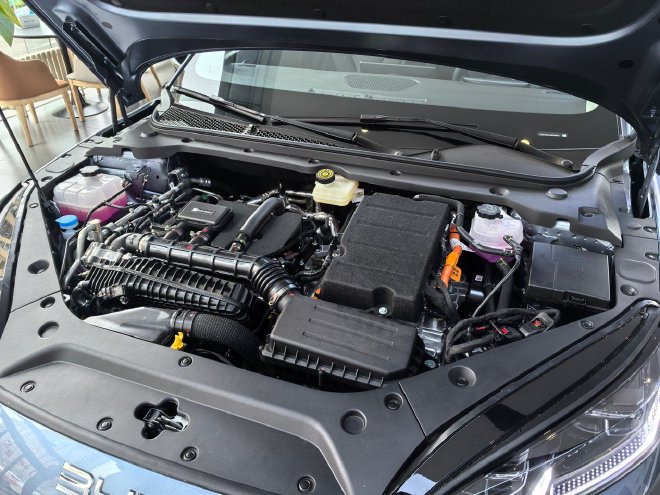 续航与配置再升级 实拍比亚迪海豹05/06DM-i加推版