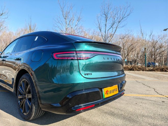 新增多项智能配置 抢先体验智界R7的新功能