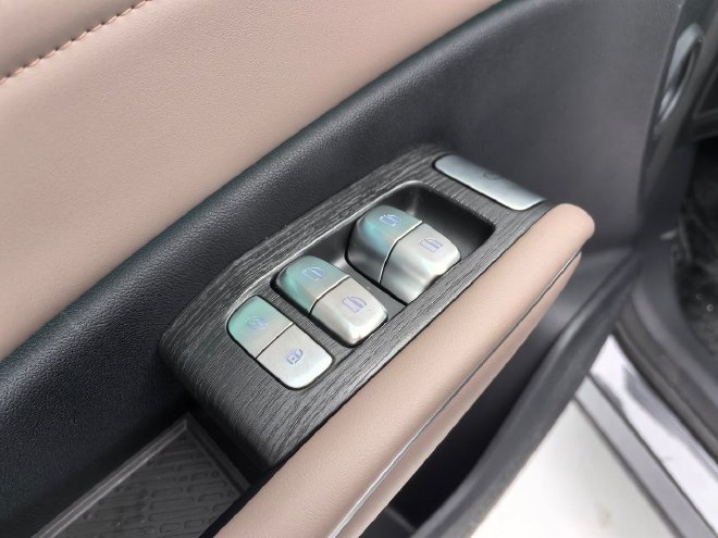 让年轻人爱不释手 抢先静态实拍奇瑞瑞虎7L