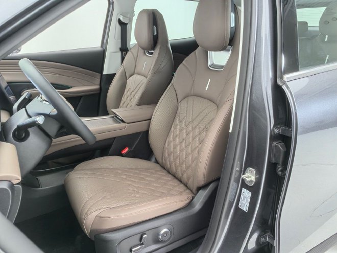 让年轻人爱不释手 抢先静态实拍奇瑞瑞虎7L