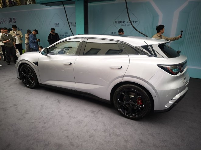 售价11.19万起 比亚迪海豹06双车迎来上市