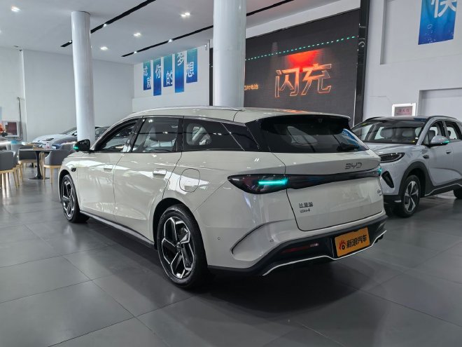 人群受众更明确 到店体验2026款海豹06双车