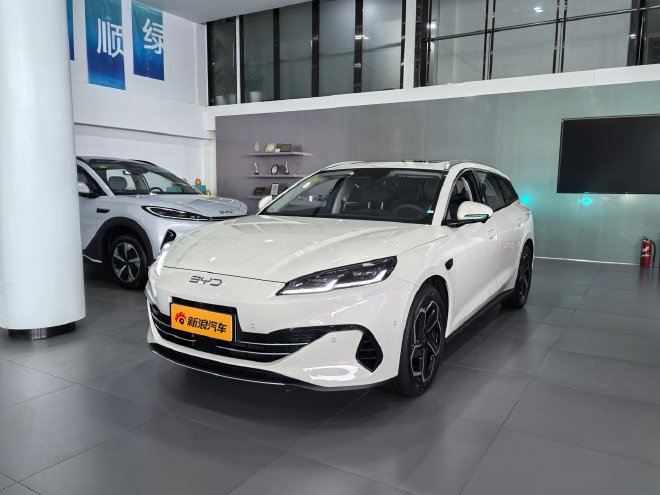 人群受众更明确 到店体验2026款海豹06双车