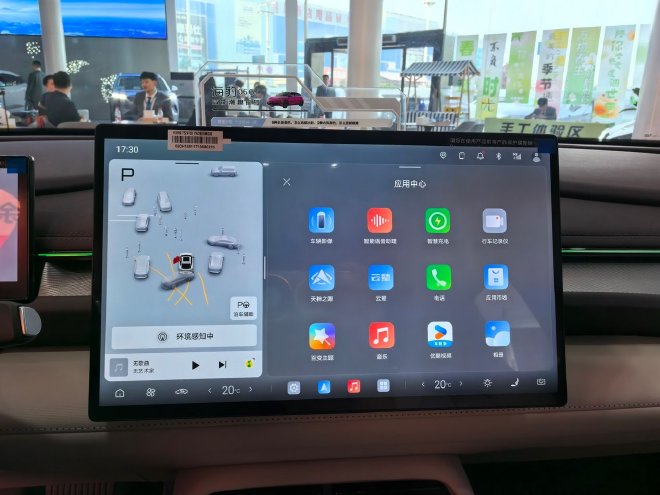 人群受众更明确 到店体验2026款海豹06双车